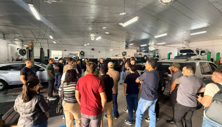 empreendedores-de-mato-grosso-conhecem-novidades-do-setor-automotivo-em-curitiba