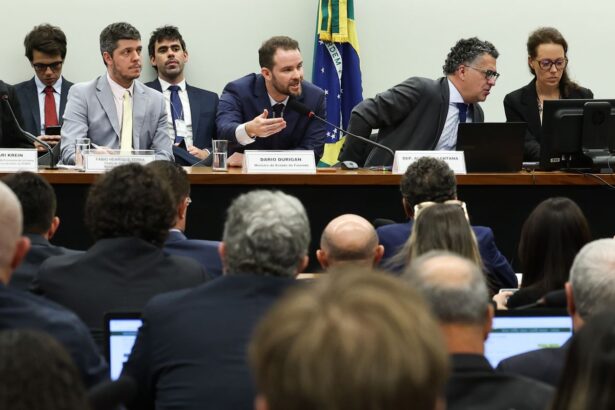 durigan-diz-ser-contra-qualquer-compensacao-ao-fim-da-escala-6×1
