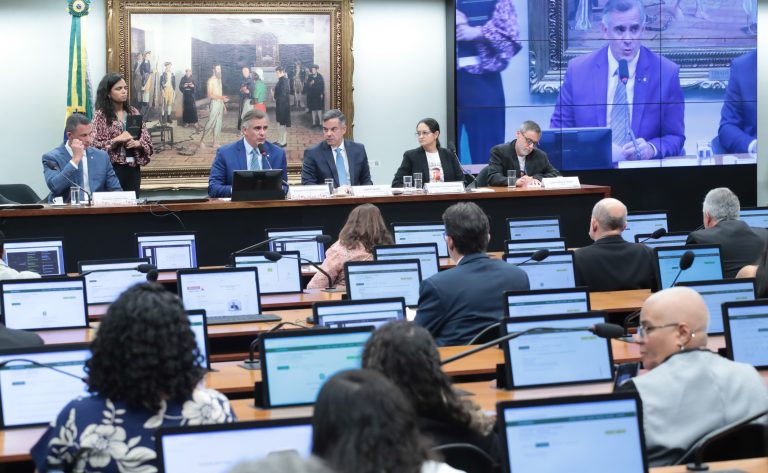 especialistas-divergem-sobre-a-constitucionalidade-da-reducao-da-maioridade-penal