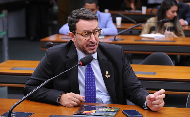 comissao-aprova-demissao-por-justa-causa-para-condenados-por-maus-tratos-contra-animais