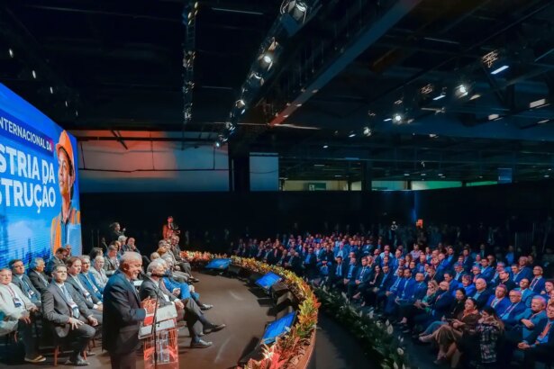 lula-diz-que-ouvira-demandas-de-empresarios-sobre-fim-da-escala-6×1