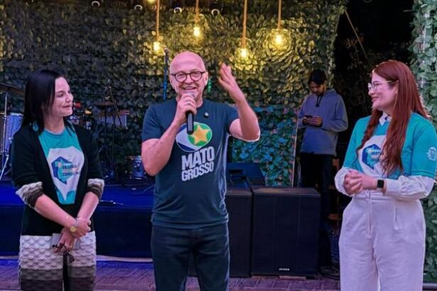 e-a-escola-que-conduz-nossos-jovens-para-o-futuro,-afirma-governador