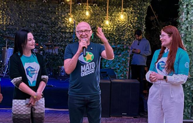 e-a-escola-que-conduz-nossos-jovens-para-o-futuro,-afirma-governador
