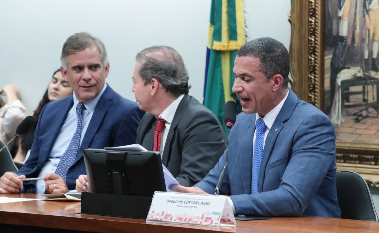 comissao-de-constituicao-e-justica-pode-votar-hoje-proposta-que-reduz-maioridade-penal-para-16-anos