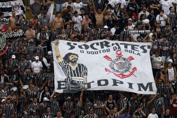 socrates,-idolo-do-corinthians-e-da-selecao,-recebe-honraria-na-alesp