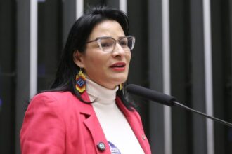 comissao-aprova-garantir-divorcio-postumo-a-vitimas-de-feminicidio